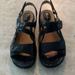 Clark’s Black Adjustable Sandals NWOT
